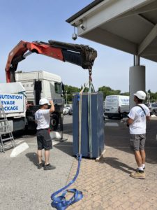 manutention en roulage et en levage d'un coffre fort d'1.6 tonne dans le Var