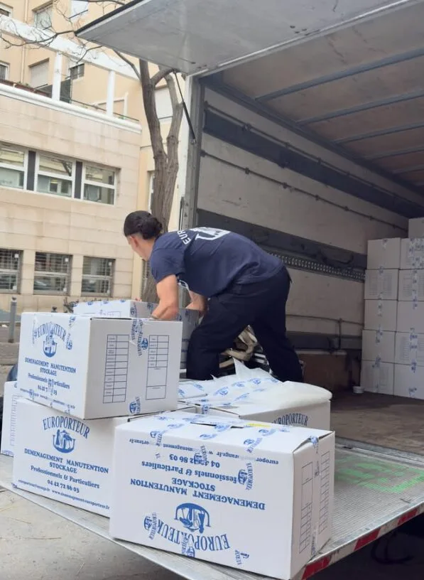 Déménagement de bureaux cartons europorteur