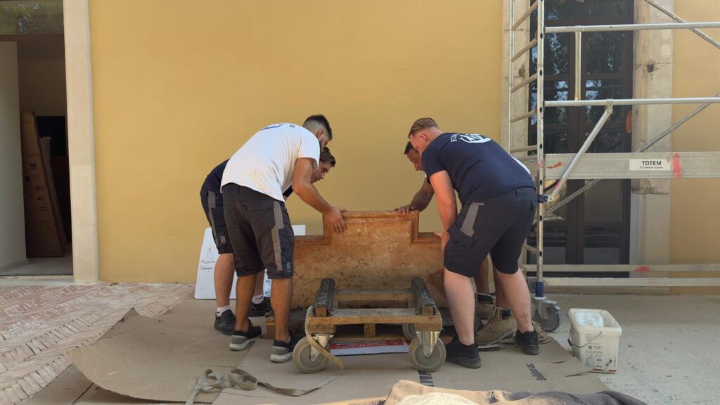manutention oeuvre d'art 600kg